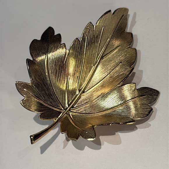 Vintage Jewelry - Vintage Gold Leaf Brooch Textured 2 1/2” long